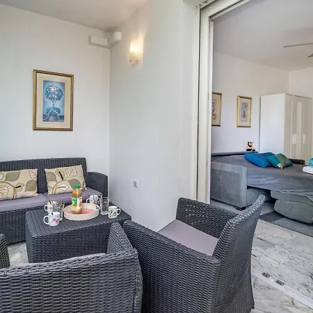 Val Joli-1 By Interhome