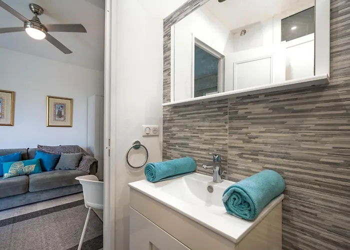 Val Joli-1 By Interhome Lägenhet Cannes